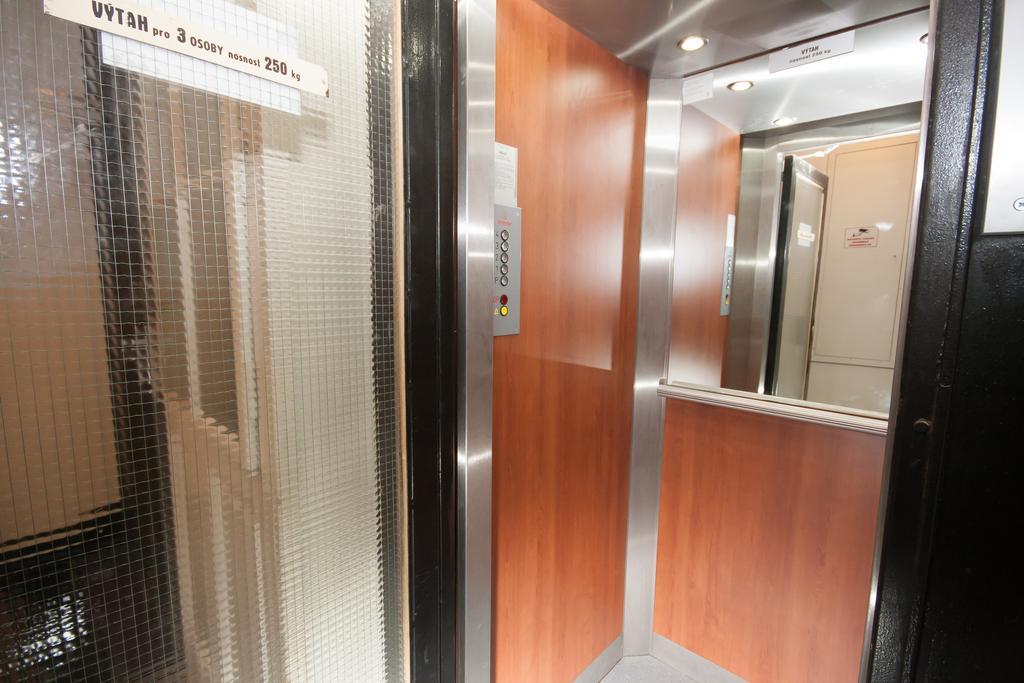 Ferienwohnung Fashion Loft Prag Exterior foto